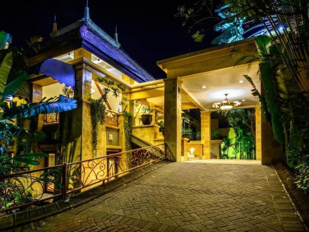 Lotus Garden Hotel Kediri  Exterior foto
