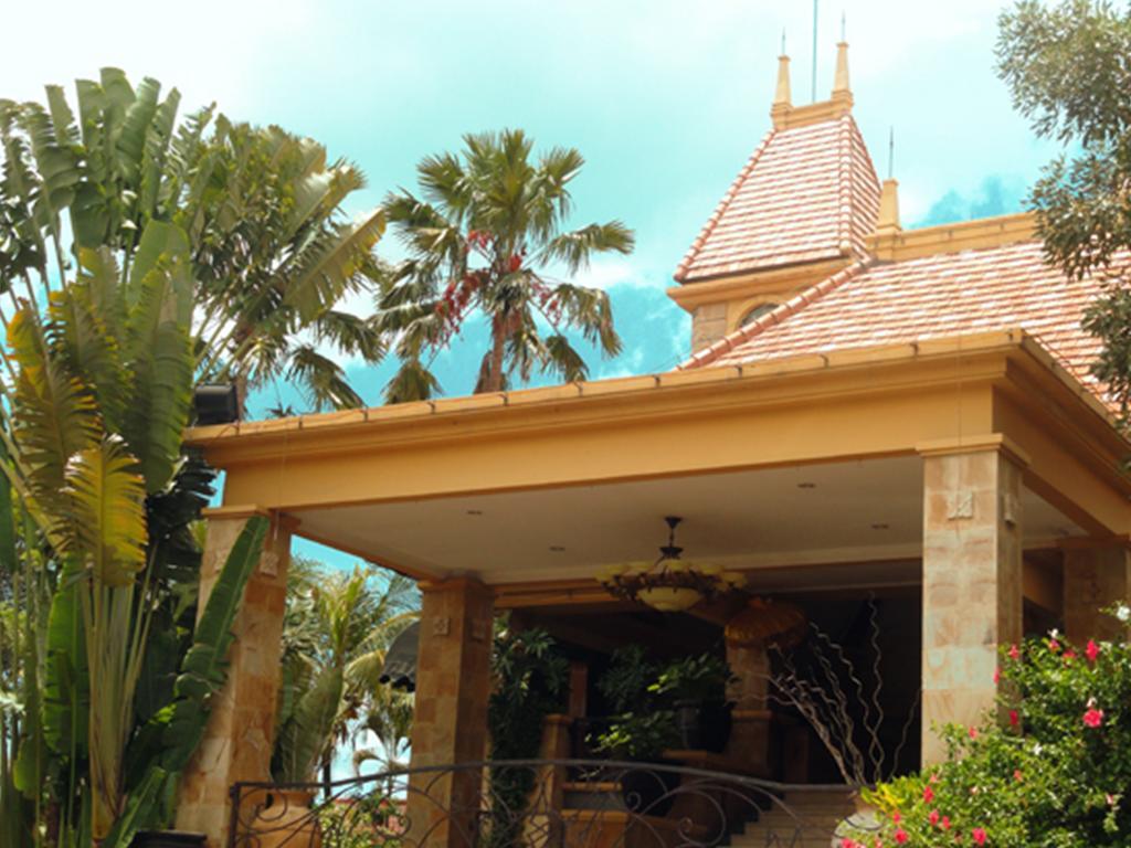 Lotus Garden Hotel Kediri  Exterior foto