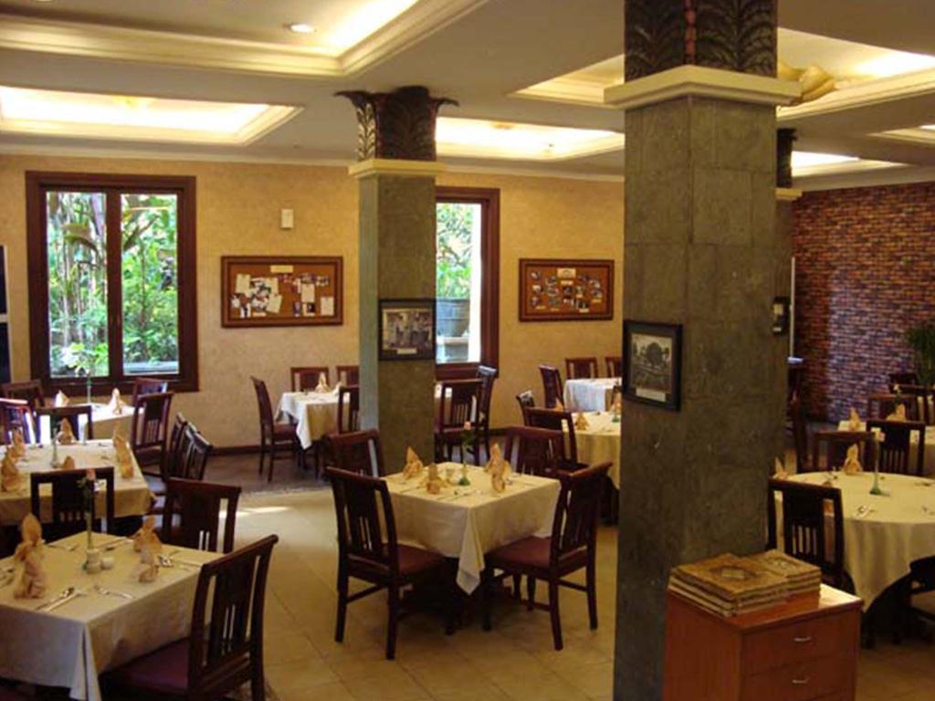 Lotus Garden Hotel Kediri  Exterior foto