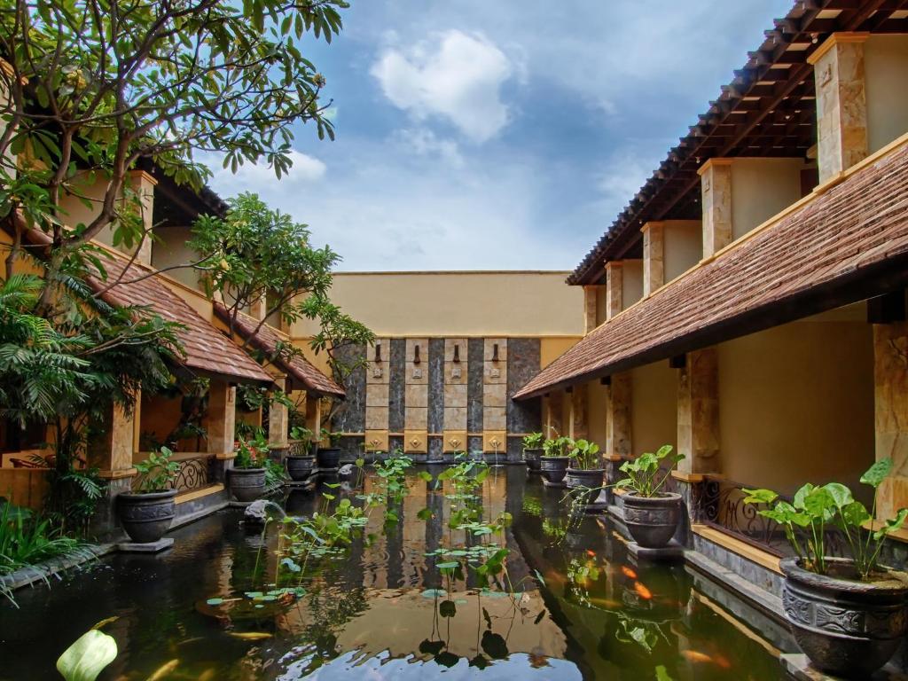Lotus Garden Hotel Kediri  Exterior foto