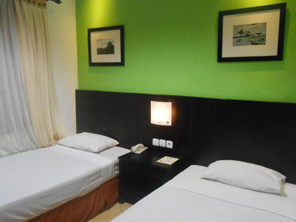 Lotus Garden Hotel Kediri  Cameră foto