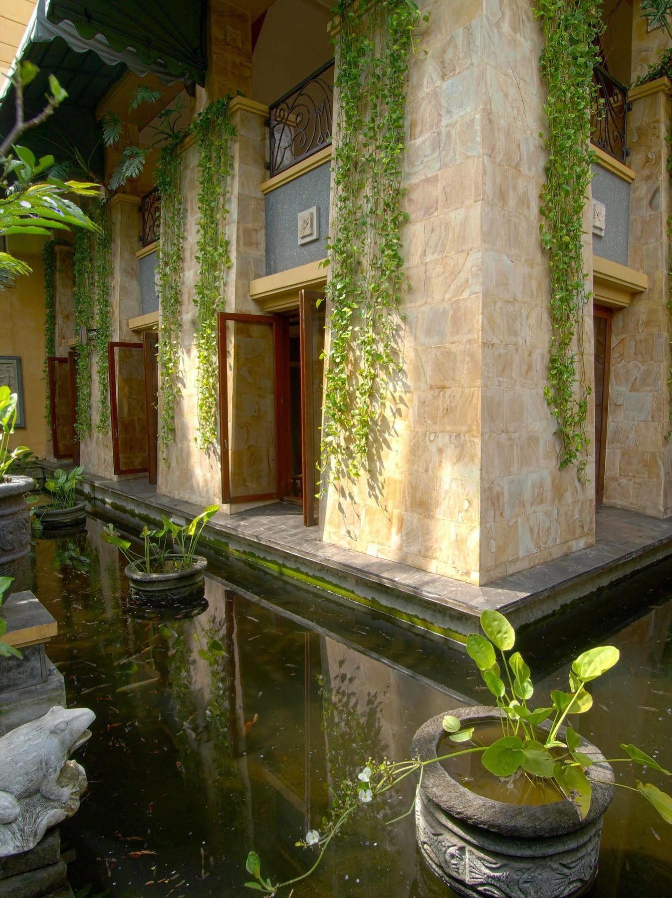 Lotus Garden Hotel Kediri  Exterior foto